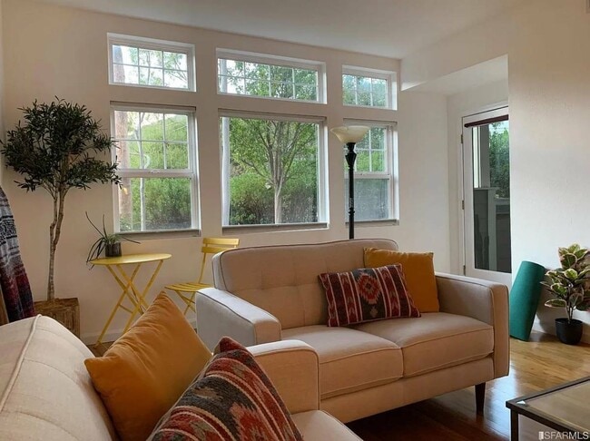 513 Swallowtail Ct in Brisbane, CA - Building Photo - Building Photo