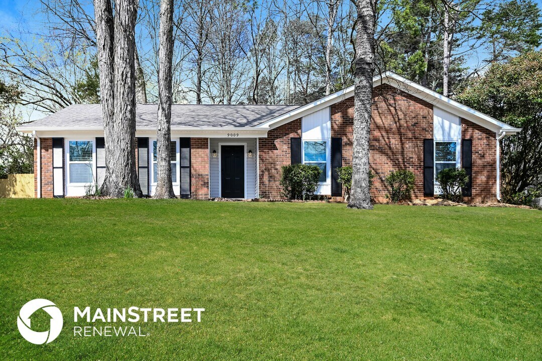 9009 Trailhead Ct in Charlotte, NC - Foto de edificio