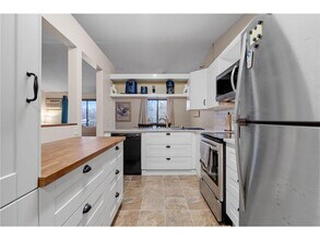 4151 Boone Ave N in Minneapolis, MN - Building Photo - Building Photo