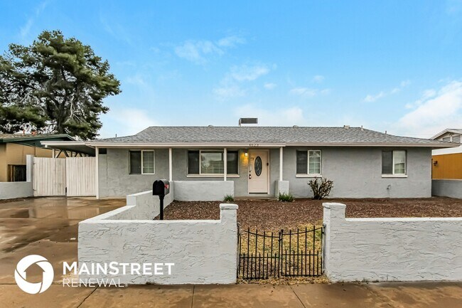 property at 4623 W Eva St
