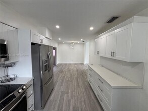 11105 SW 156th Terrace in Miami, FL - Building Photo - Building Photo