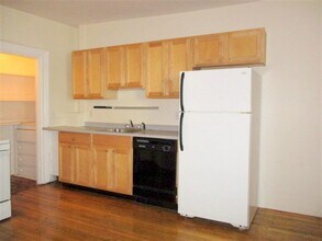 57 Summer St, Unit 3 in Somerville, MA - Building Photo - Building Photo