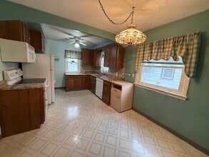 6514 Brownfield Dr in Parma, OH - Building Photo - Building Photo