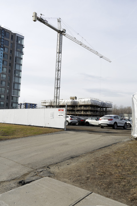 Marquise Condos in Laval, QC - Building Photo