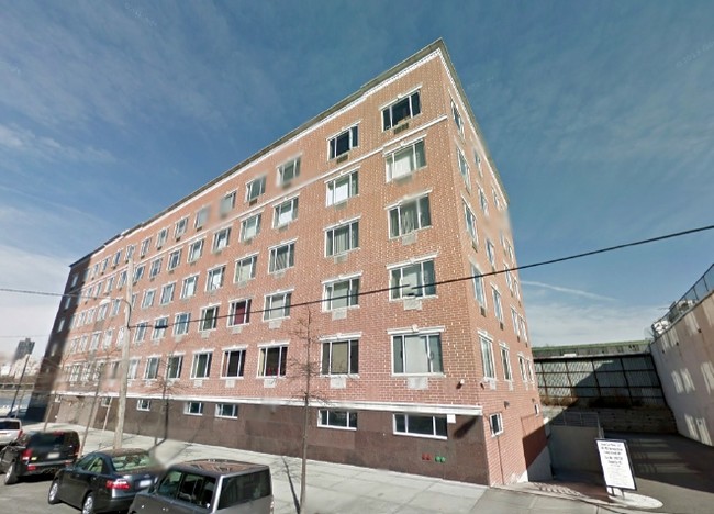 Hallets Cove in Long Island City, NY - Building Photo - Building Photo