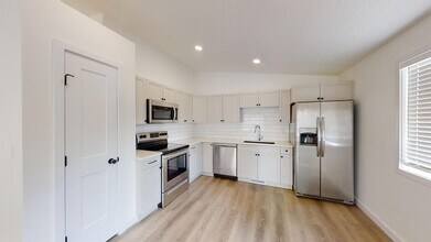 9604 Hillcrest Dr in Grande Prairie, AB - Building Photo - Building Photo