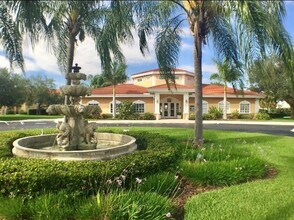 1040 Villagio Cir, Unit 103 in Sarasota, FL - Building Photo - Building Photo