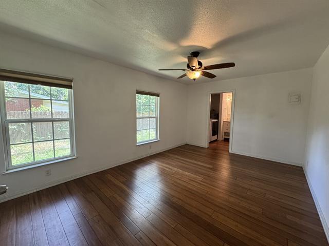 990 N McCart St in Stephenville, TX - Building Photo - Building Photo