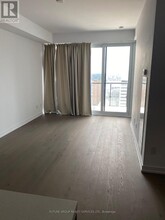 488-2488 University Ave in Toronto, ON - Building Photo - Building Photo