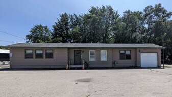 4505 E Apple Ave in Muskegon, MI - Building Photo