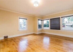 327 W J St in Ontario, CA - Building Photo - Building Photo
