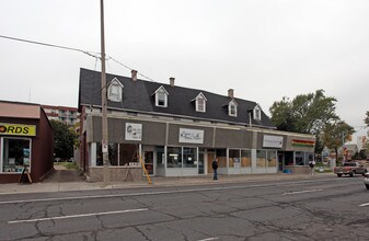 134-142 Simcoe St S in Oshawa, ON - Building Photo - Building Photo
