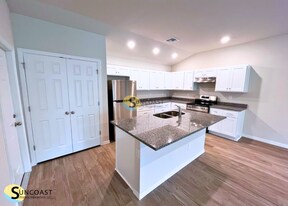 353 Reeves St in Lehigh Acres, FL - Building Photo