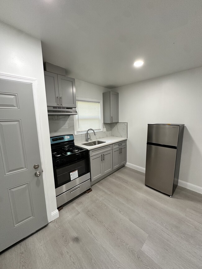 1532 Woolsey St in Berkeley, CA - Building Photo - Building Photo