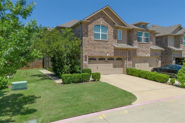 221 Barrington Ln in Lewisville, TX - Building Photo