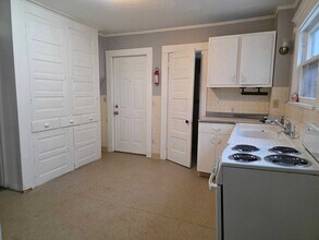 1332 Poplar Pl, Unit 1 in Kalamazoo, MI - Building Photo - Building Photo