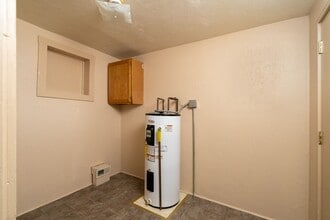1712 E Belmont St in Springfield, MO - Building Photo - Building Photo
