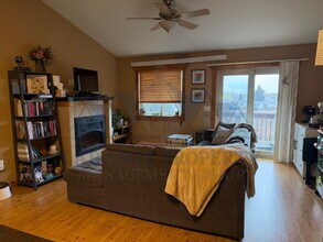2454 N 13th St in Laramie, WY - Foto de edificio - Building Photo