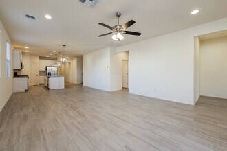 12100 W Charismatic Dr in Marana, AZ - Building Photo - Building Photo
