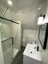 129 Emerald St S in Hamilton, ON - Building Photo - Building Photo