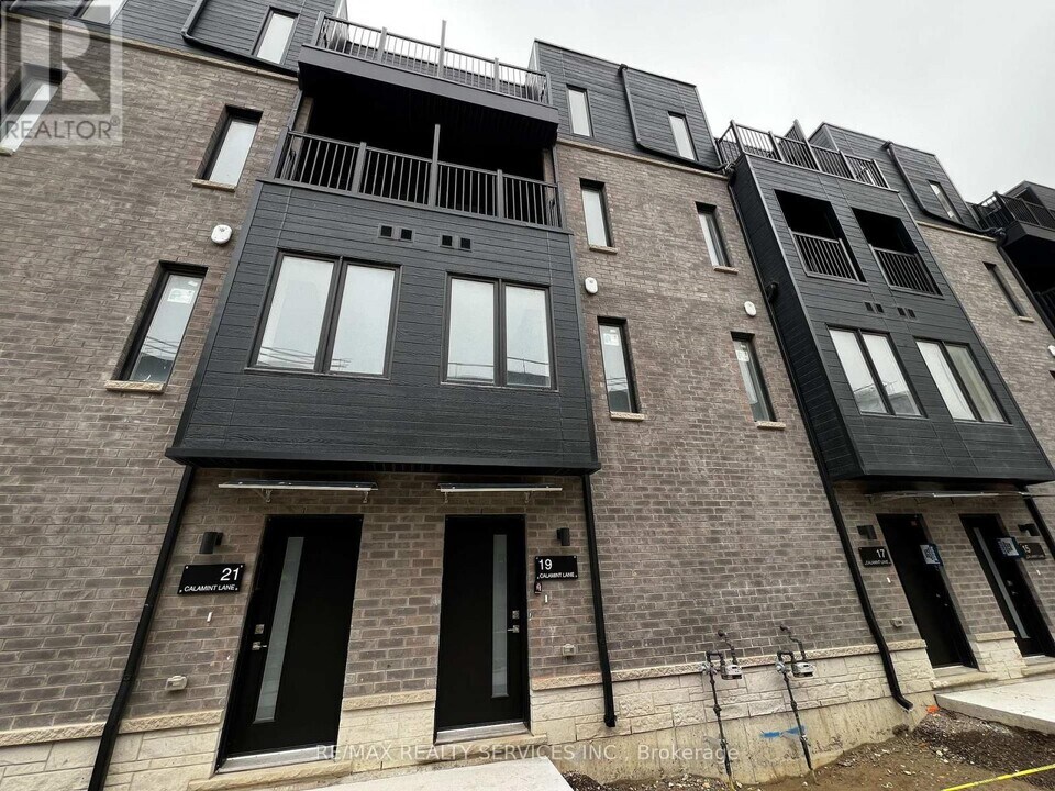 19 CALAMINT Ln in Toronto, ON - Building Photo