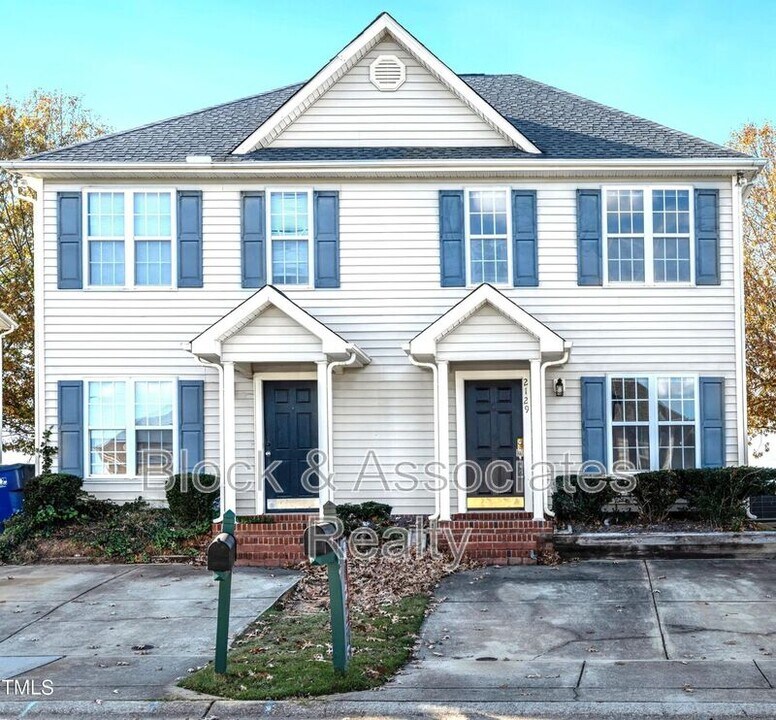 2129 Ventana Ln in Raleigh, NC - Building Photo