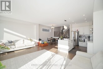 228 Sheaf Row in Ottawa, ON - Building Photo - Building Photo