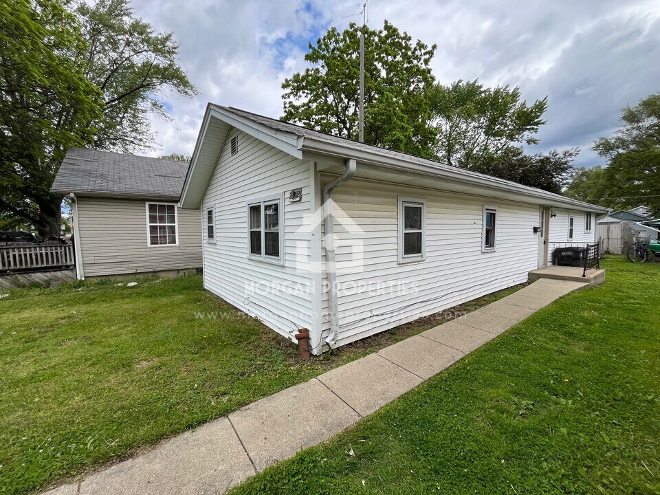 2922 Central Ave in Anderson, IN - Building Photo