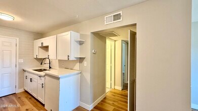 6044 N 21st Ave in Phoenix, AZ - Building Photo - Building Photo