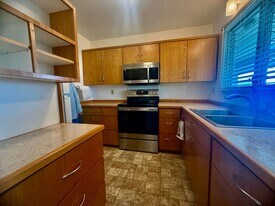 98-1445-1445 Kamahao St in Pearl City, HI - Building Photo