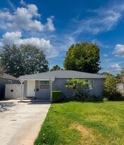 874-876 N Orange St in Orange, CA - Building Photo