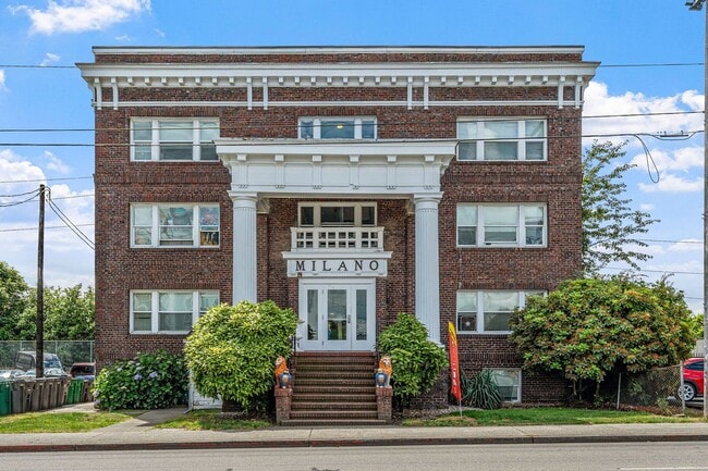 Milano Apartments in Bremerton, WA - Building Photo - Building Photo