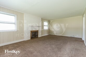 544 N Aldine St in Elgin, IL - Foto de edificio - Building Photo