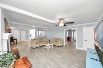 5810 Wanakah Dr in Houston, TX - Building Photo - Building Photo