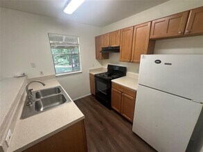 8510 Woodstone Dr in Austin, TX - Building Photo - Building Photo