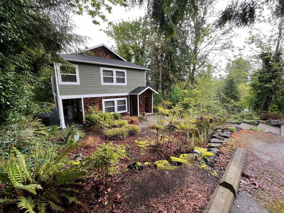 3228 Harper Hill Rd SE in Port Orchard, WA - Building Photo