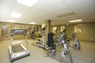 Cambridge at River Oaks in Kansas City, KS - Building Photo - Interior Photo