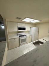 Crescent Cove Apartments in Coral Springs, FL - Building Photo - Building Photo