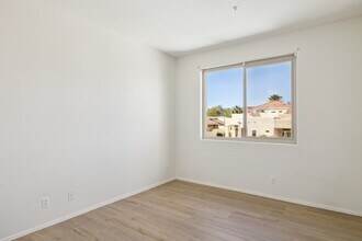 13826 N Saguaro Blvd, Unit 202 in Fountain Hills, AZ - Foto de edificio - Building Photo