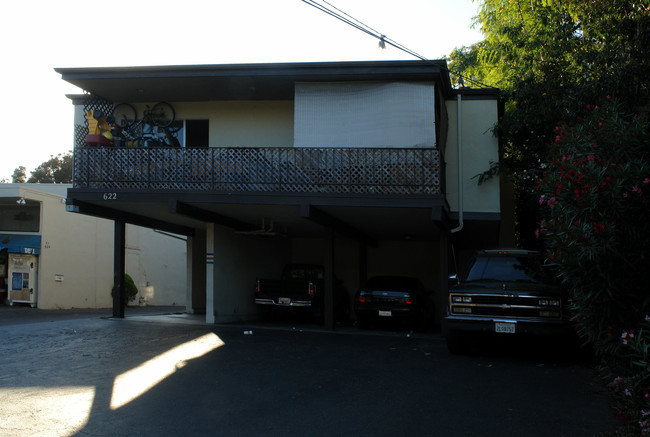 622 W Carrillo St in Santa Barbara, CA - Building Photo - Building Photo