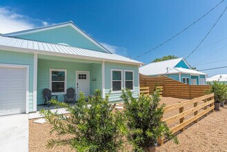 304 La Paloma Pl in Panama City Beach, FL - Building Photo - Building Photo