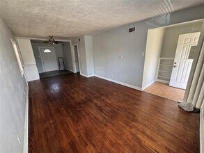 2203 Tolosa Dr in Dallas, TX - Building Photo - Building Photo