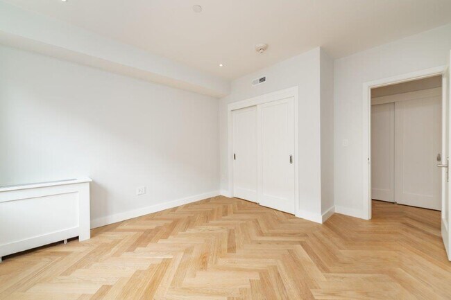 15 Forest St, Unit 31 in Cambridge, MA - Foto de edificio - Building Photo