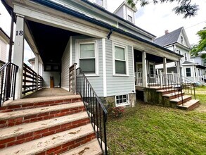 22 Winslow Rd, Unit #2 in Brookline, MA - Building Photo - Building Photo