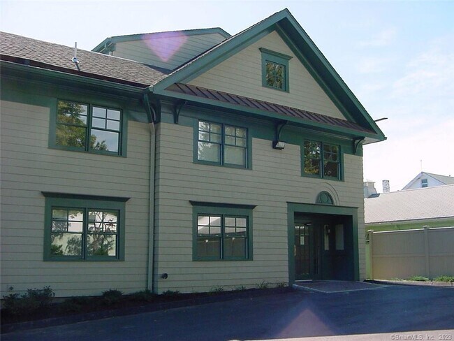 365 Westport Ave in Norwalk, CT - Building Photo - Building Photo