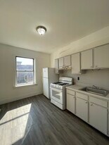4 Rose Ave, Unit 2 R in Jersey City, NJ - Building Photo