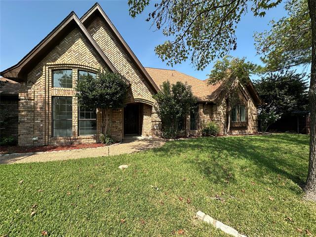 532 Evergreen Dr in Hurst, TX - Building Photo
