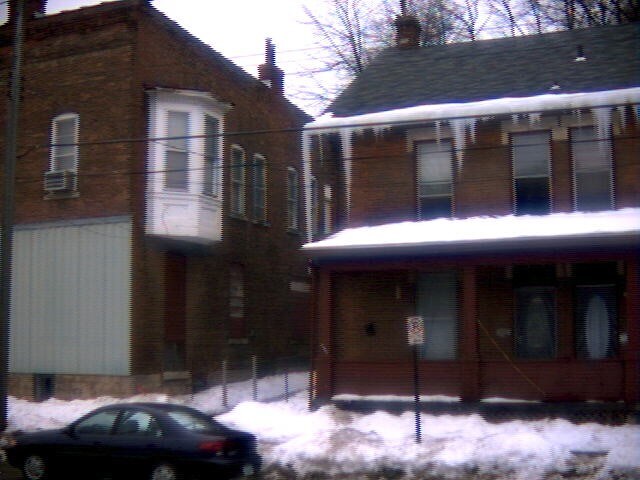 490-492 W Locust St in Dubuque, IA - Foto de edificio - Building Photo