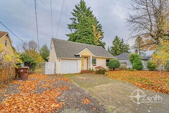 108 NE Whitney St in Camas, WA - Building Photo - Building Photo