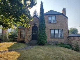 1035 NE B St in Pullman, WA - Building Photo